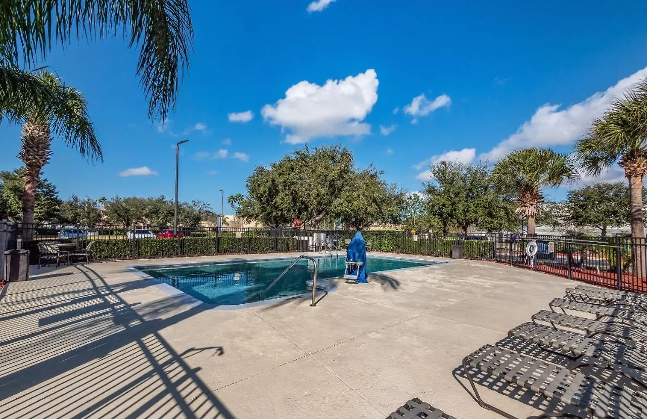 Hometowne Studios By Red Roof Orlando South Williamsburg Motel